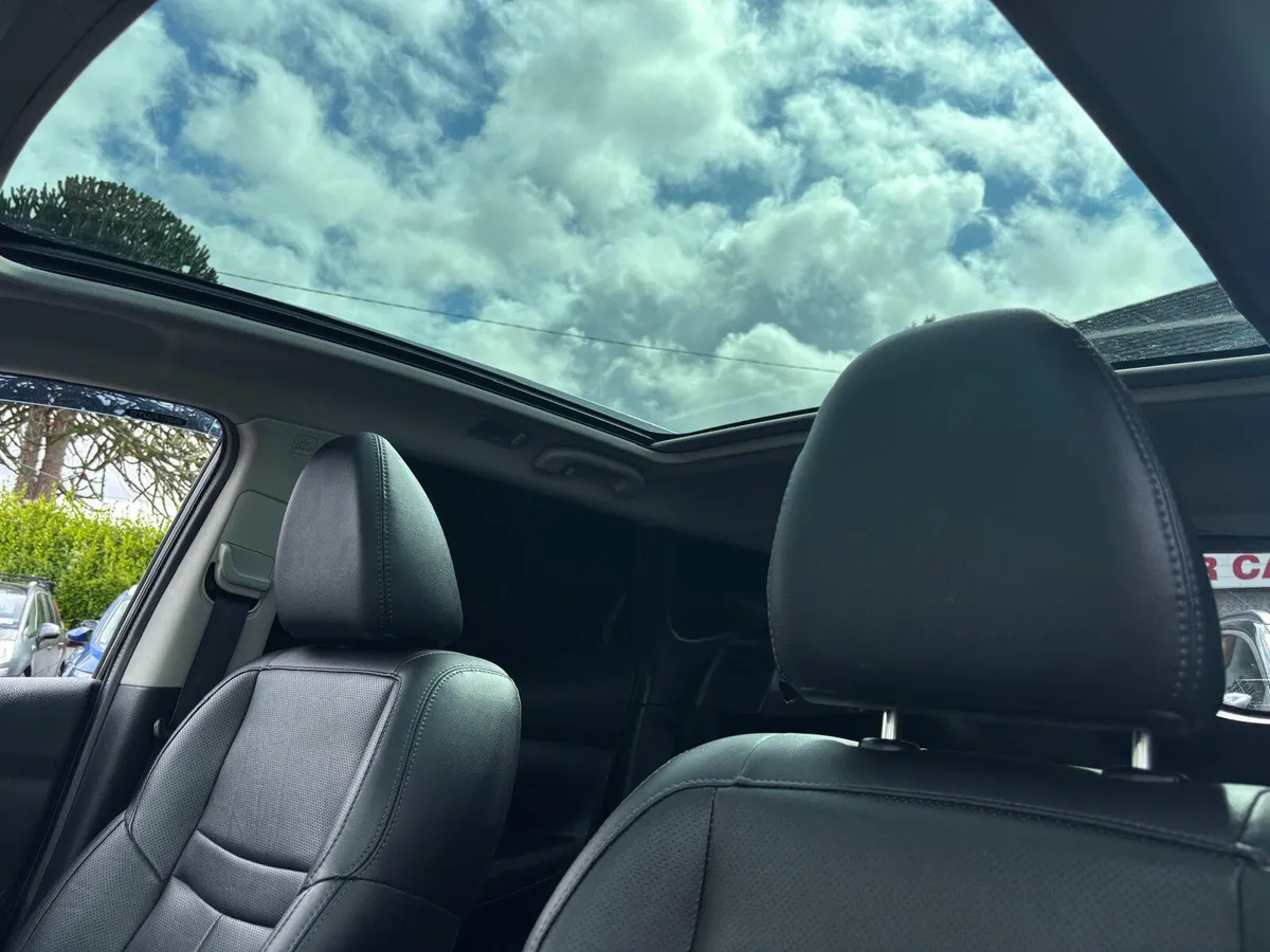 Nissan Qashqai 2017  COMMERCIAL - Image 2