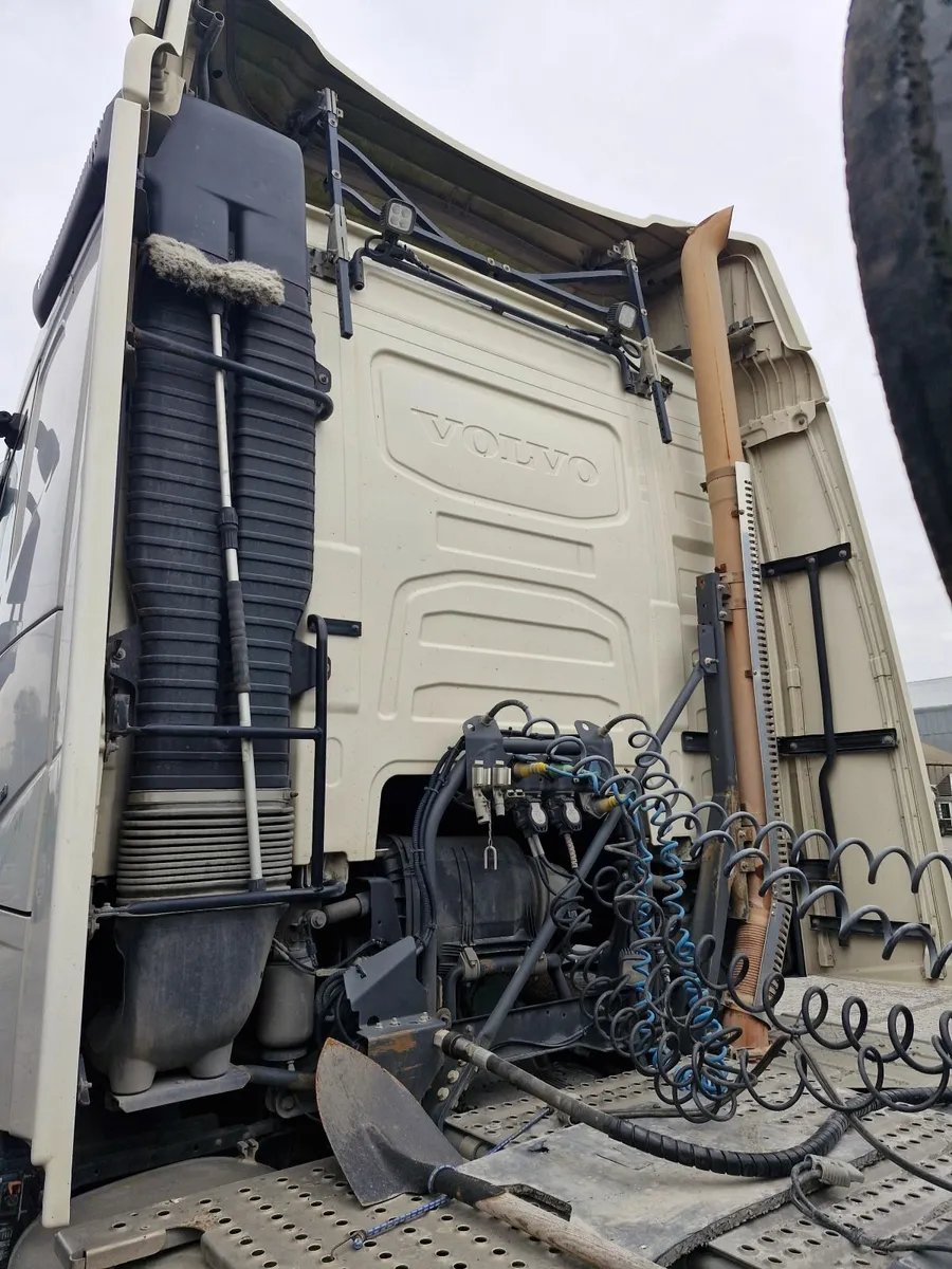 Volvo fh 500 double drive - Image 4
