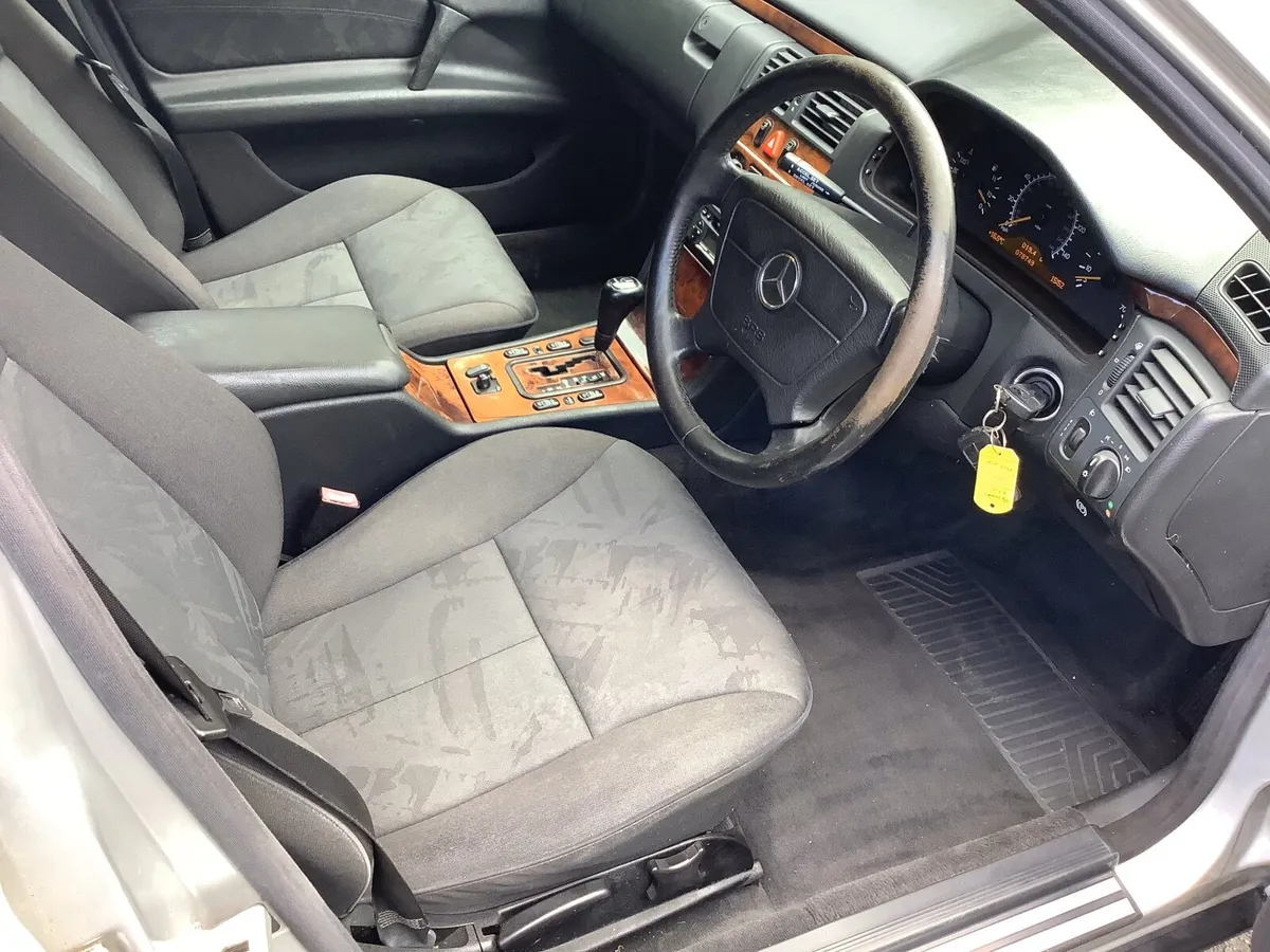 Mercedes-Benz E-Class 1999 - Image 4