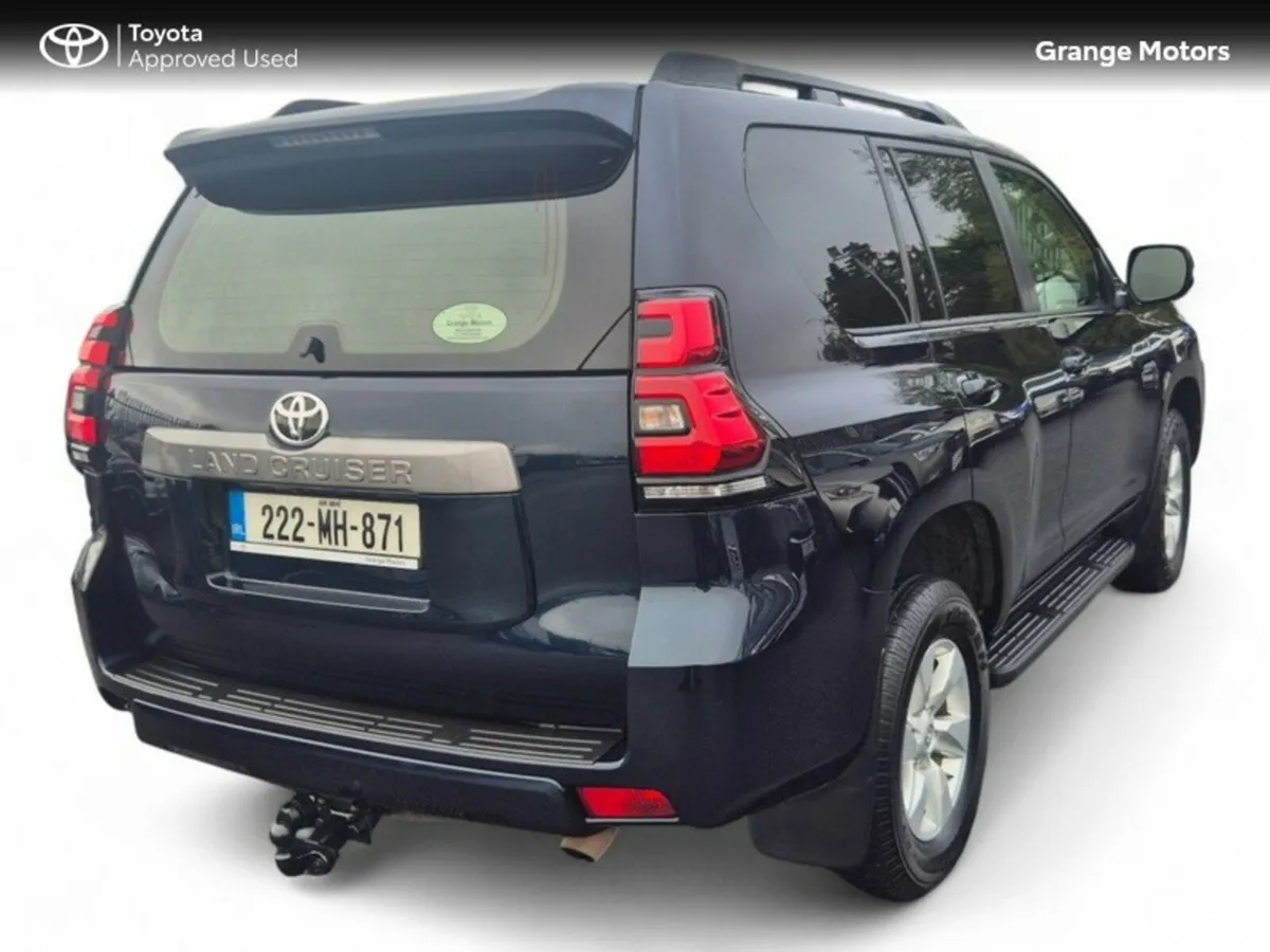 Toyota Land Cruiser 2.8 LWB GX COMM 6 SPEED MANUAL - Image 3