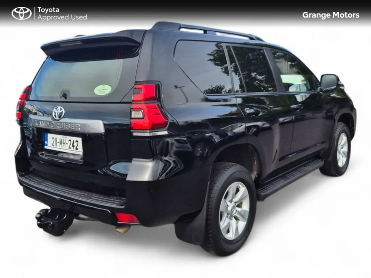 Toyota Land Cruiser 2.8 LWB GX COMM**6 SPEED MANUA - Image 3