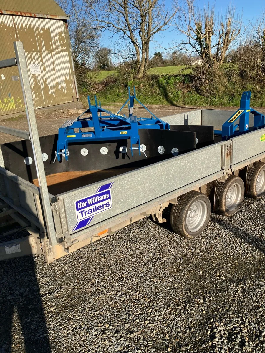 Yard scrapers, transport boxes, bale handlers - Image 4