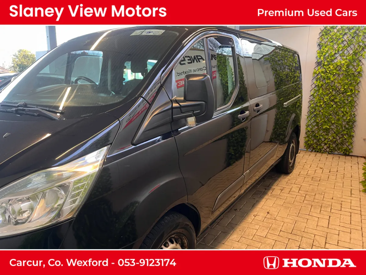 Ford Transit Custom CREW/CAB/ 6 SEATER - Image 4