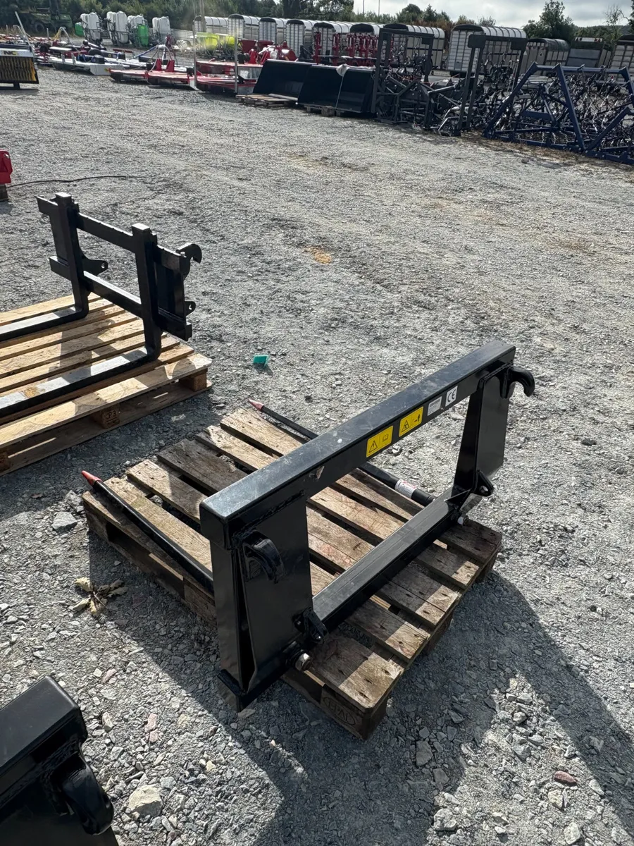 New Bale Spike c/w Eurobrackets - Image 1