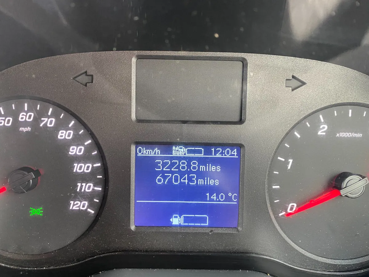 Mercedes-Benz Sprinter 2021 - Image 2