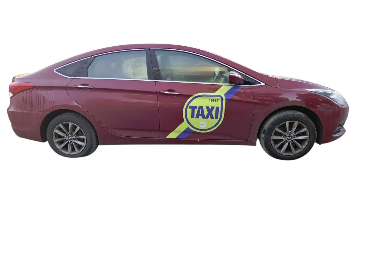 2016 HYUNDAI I40 Breaking/Dismantling - Image 2