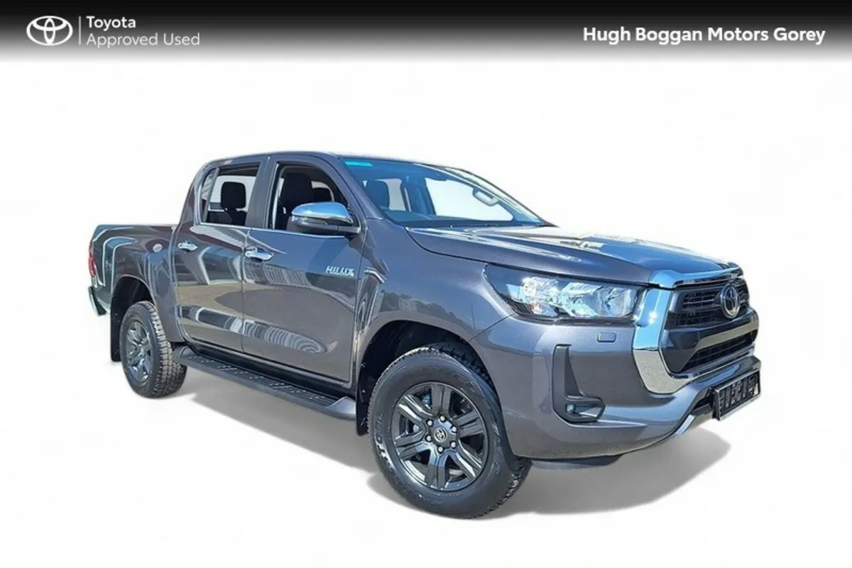 Toyota Hilux 2.8 SR5 Manual - Image 1