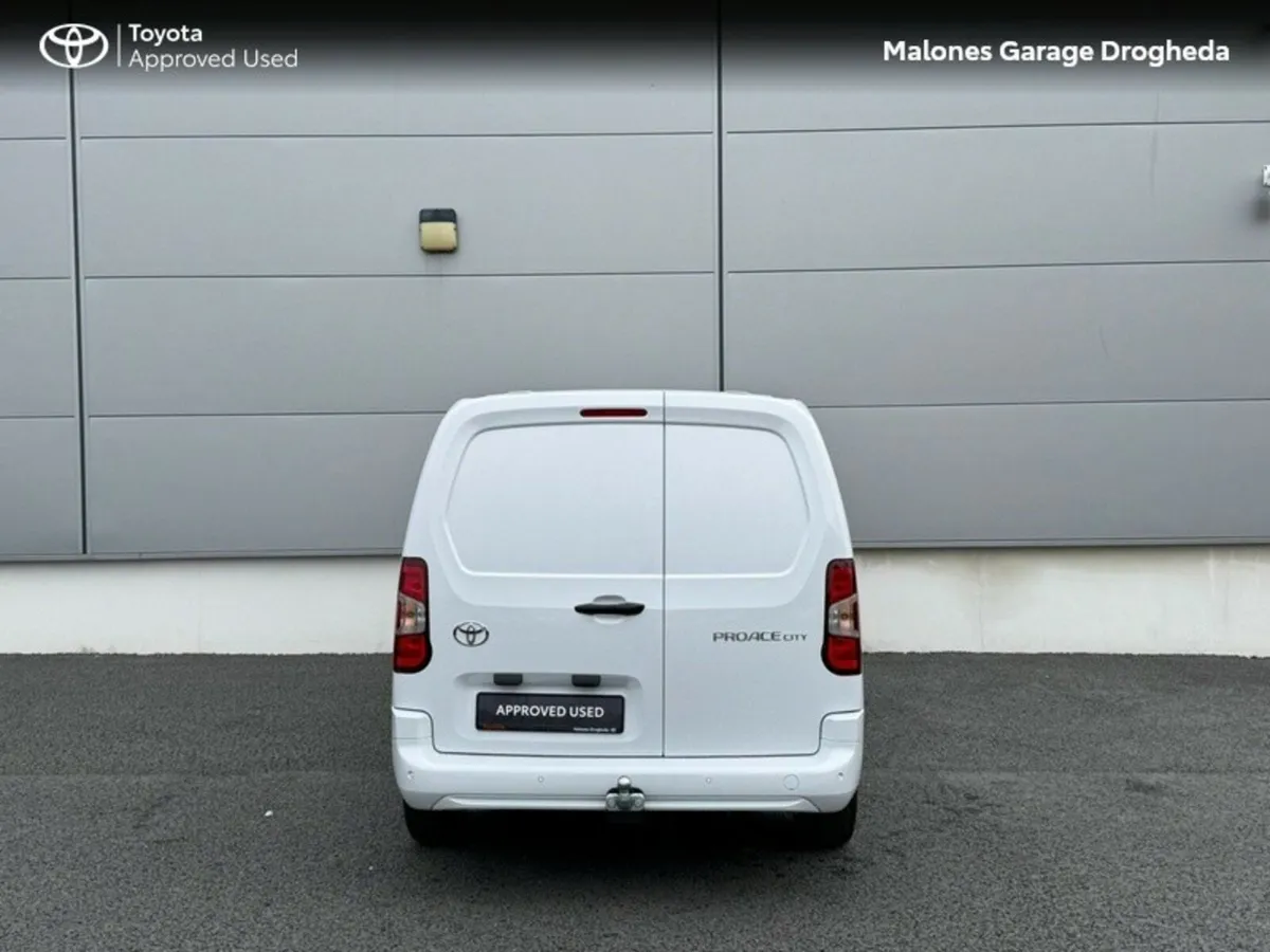 Toyota Proace City 1.5 LWB Automatic *VAT * Towbar - Image 4