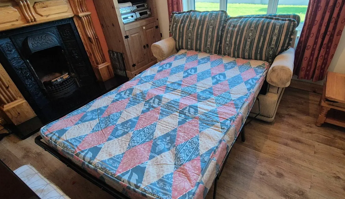 2 seater couch/bed               NEED  IT GONE. - Image 2
