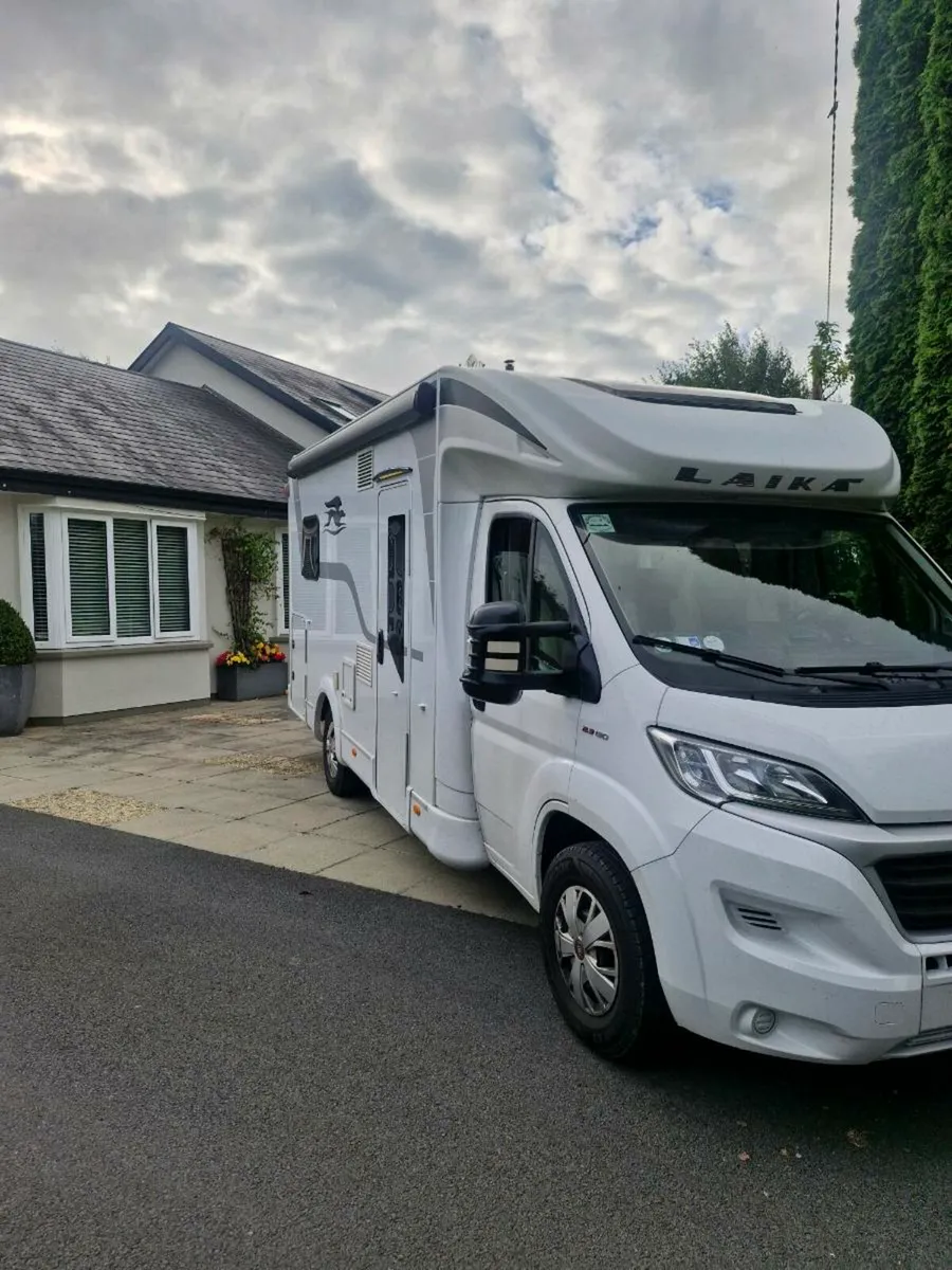 2021 Laika island bed low profile car license - Image 1