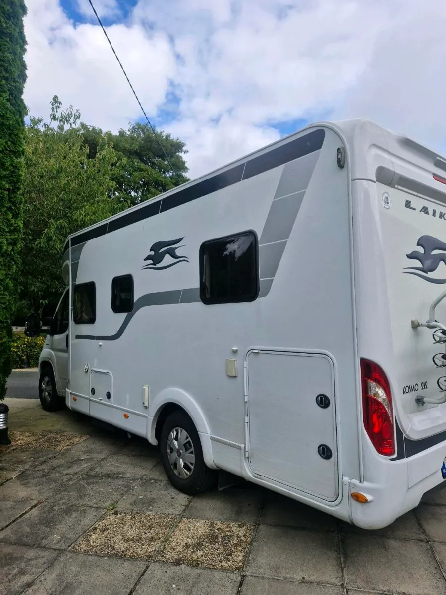 2021 Laika island bed low profile car license - Image 3