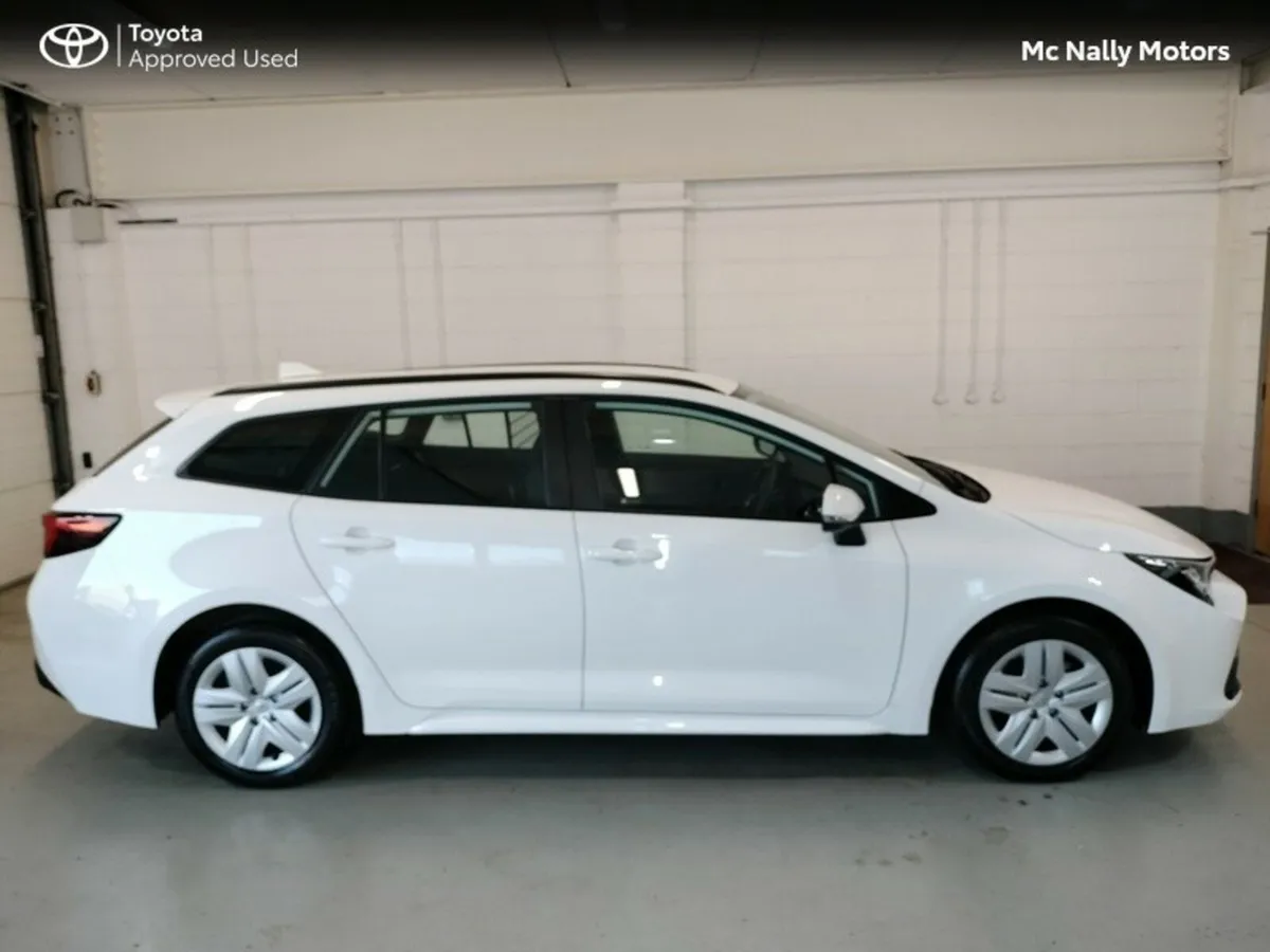 Toyota Corolla COMMERCIAL VAN HYBRID AUTO VAT INVO - Image 4