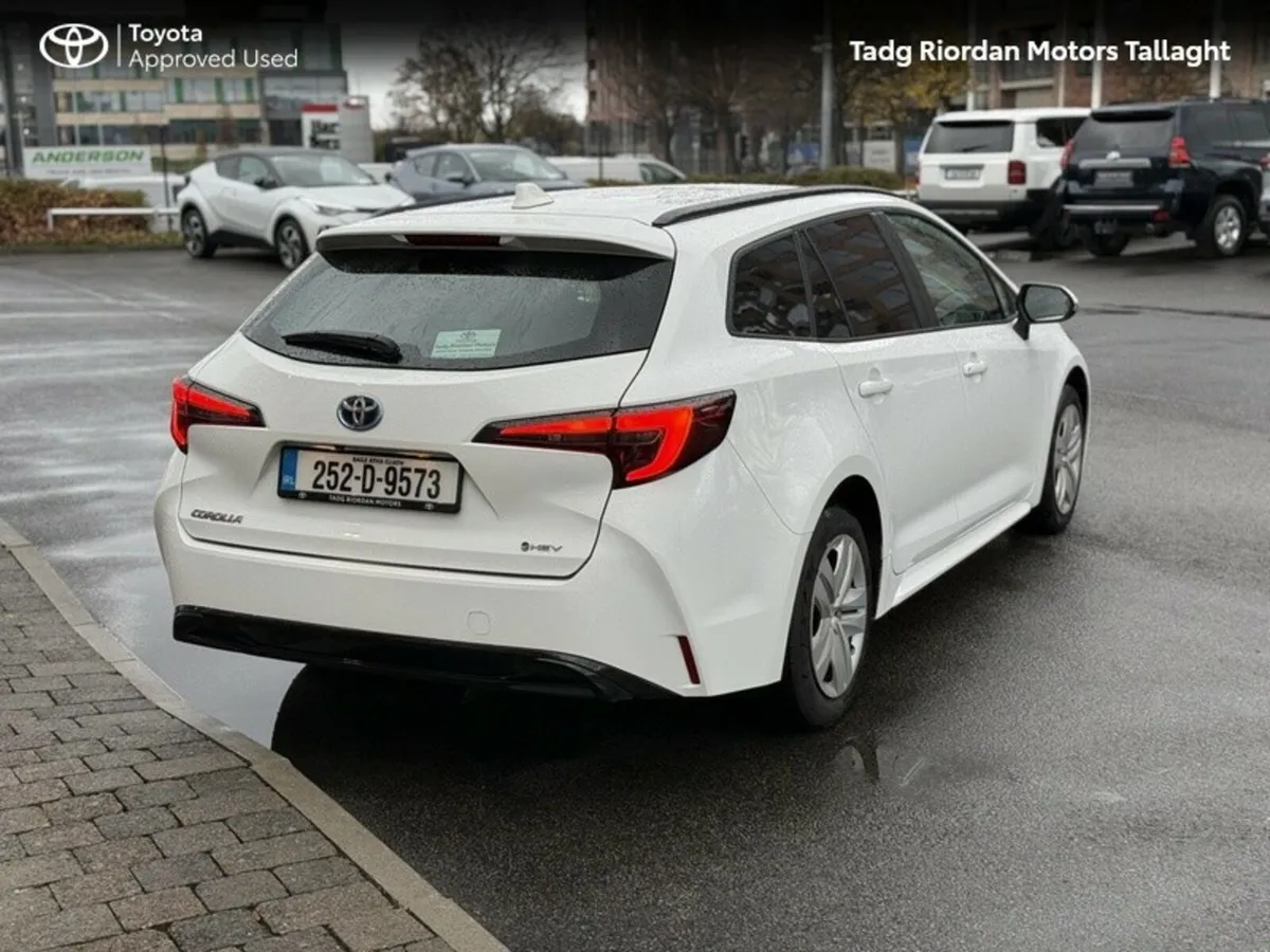 Toyota Corolla HYBRID VAN - Image 2