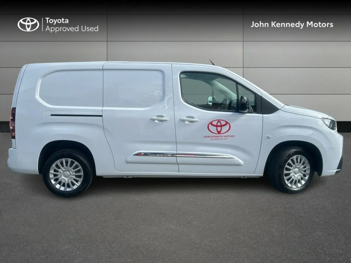 Toyota Proace City LWB COMMERCIAL AUTO 4DR - Image 3