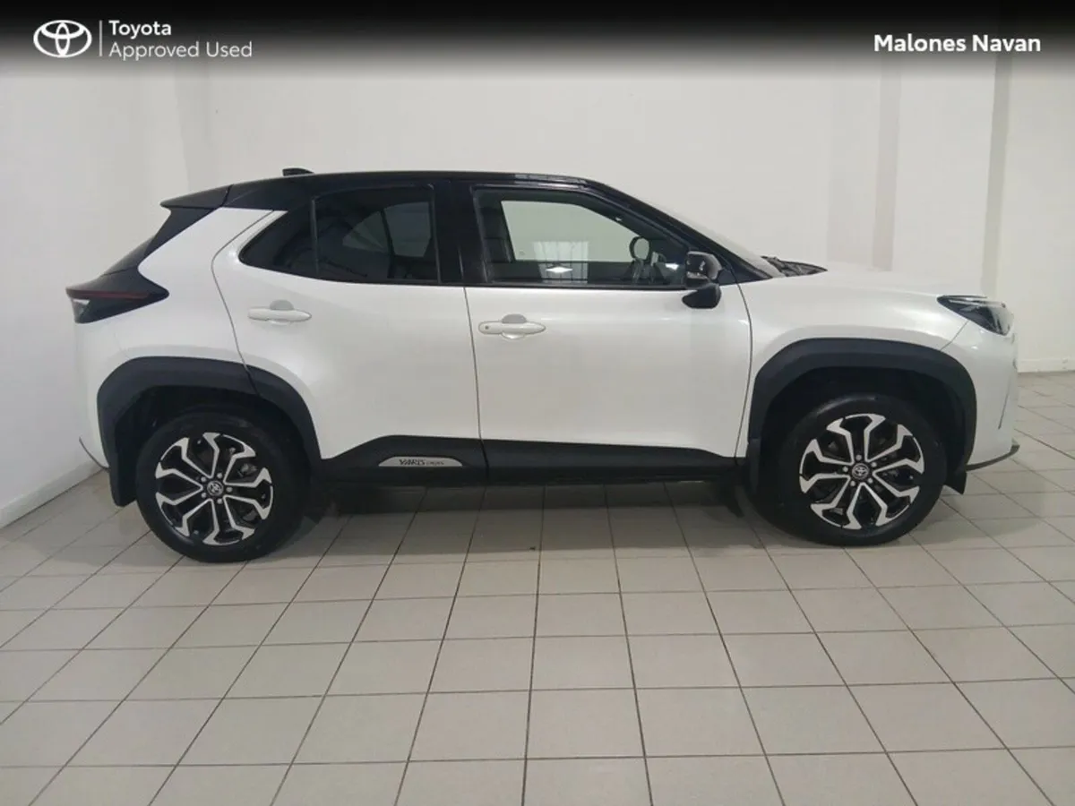Toyota Yaris Cross CROSS LUNA/ SPORT - Image 3