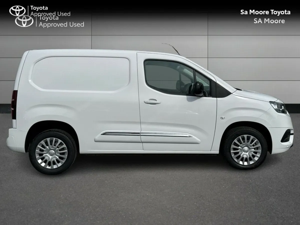 Toyota Proace City 1.5 GX SWB 1000KG - Image 3