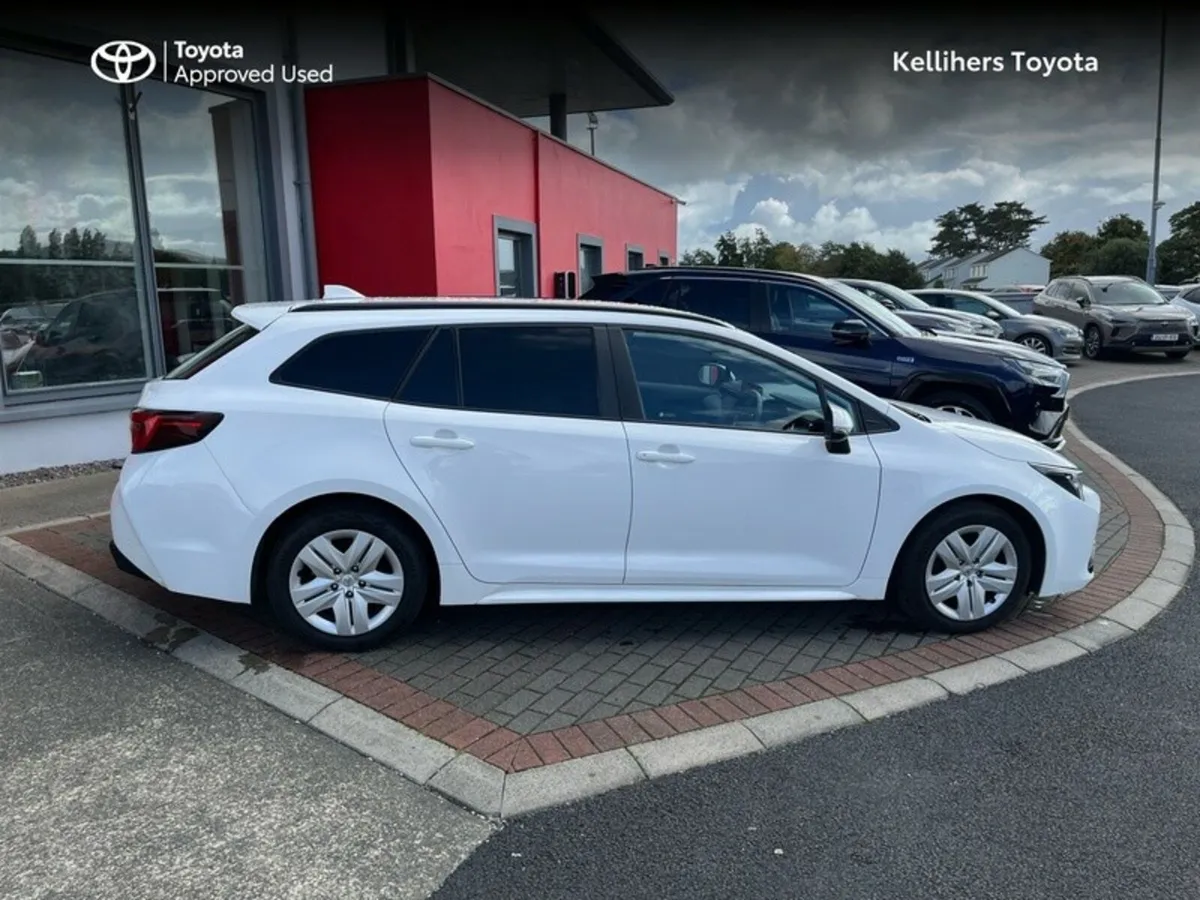 Toyota Corolla COROLLA HYBRID ELECTRIC VAN - Image 3
