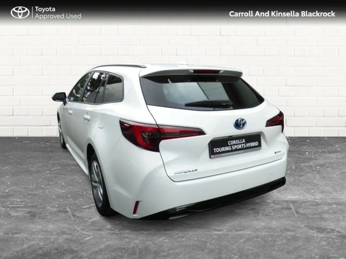 Toyota Corolla Hybrid Van - Image 2