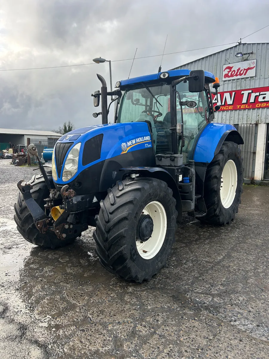 2014 New Holland T7.200 c/w Front linkage and Pto - Image 3