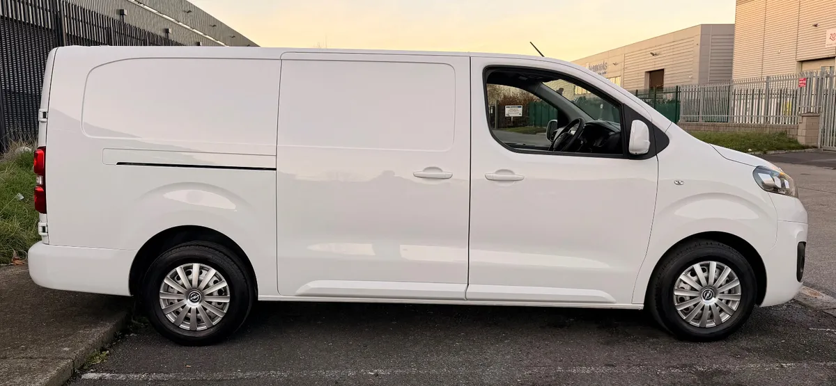 2022 Opel Vivaro LWB - Image 3