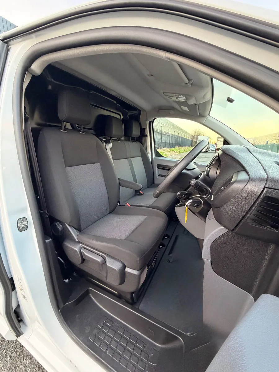 2022 Opel Vivaro LWB - Image 4
