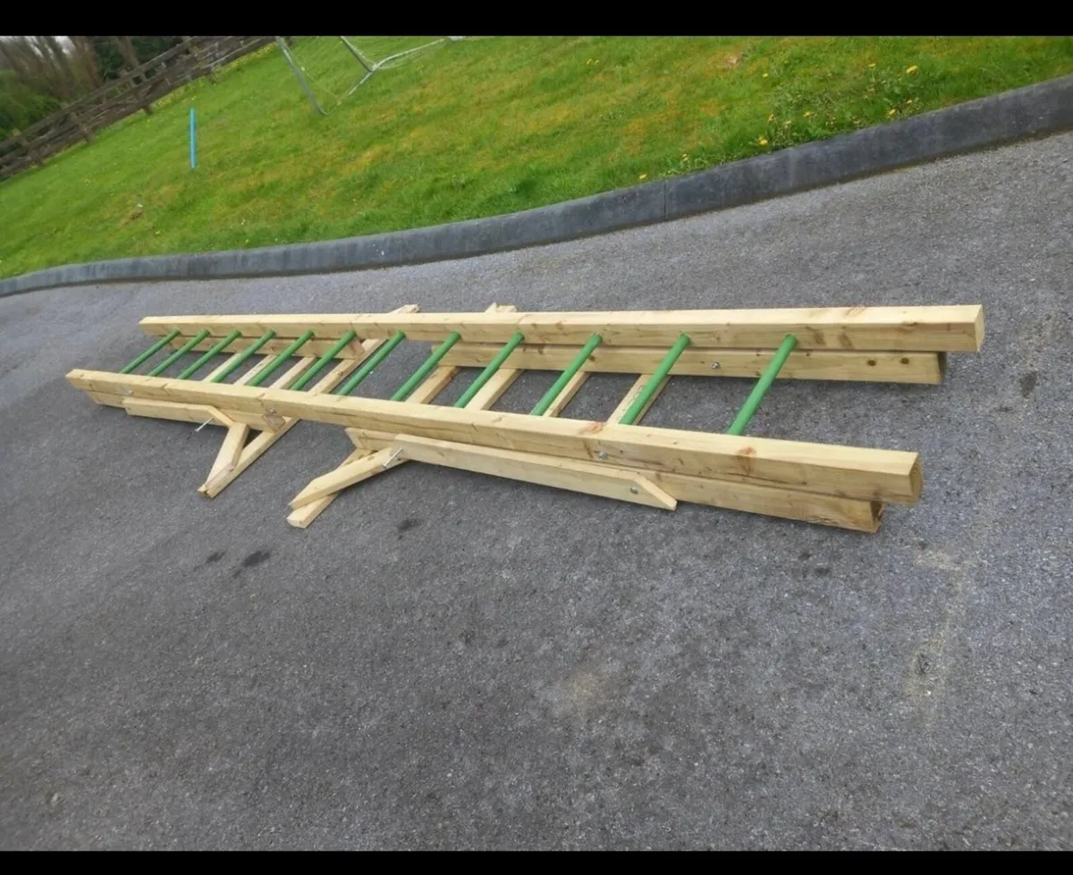 Climbing/Monkey bars - Image 3