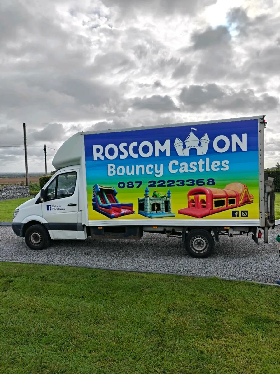 2012 Mercedes Sprinter Luton - Image 2