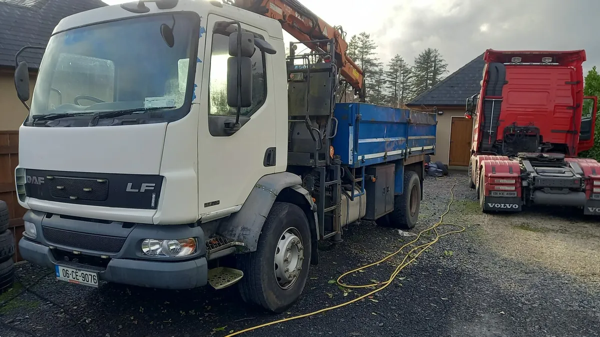 Daf lf tipper grab - Image 1