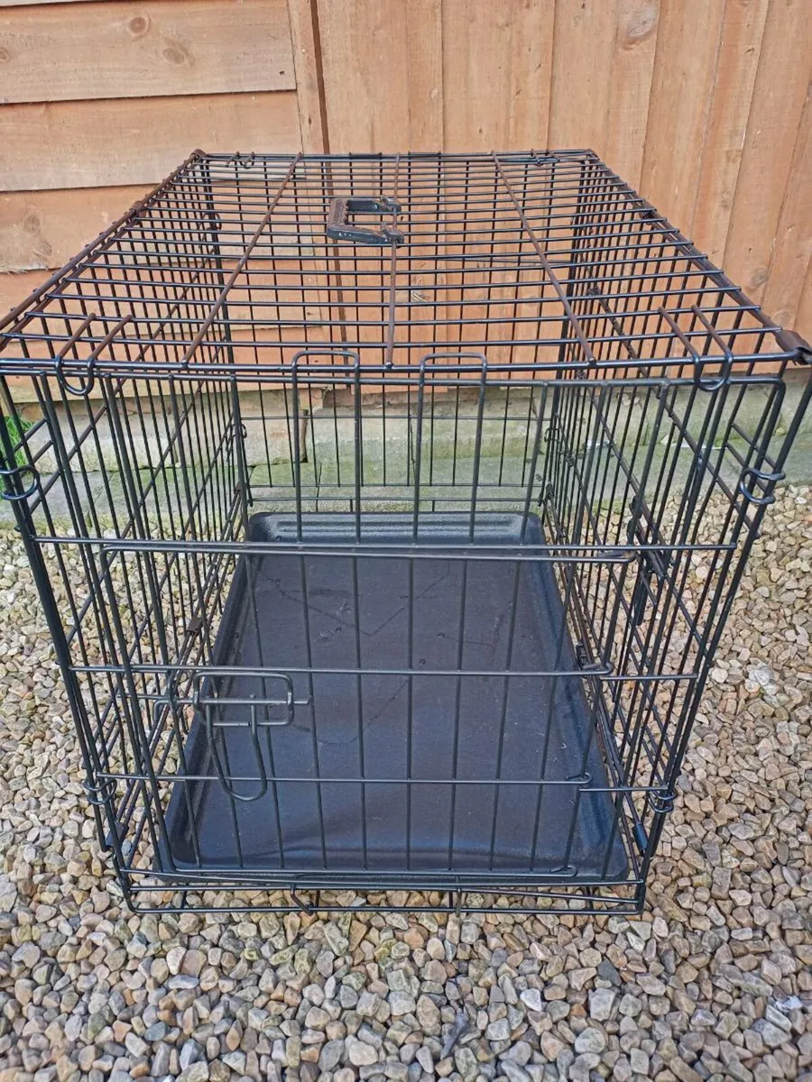 Small dog travel crate. - Image 1