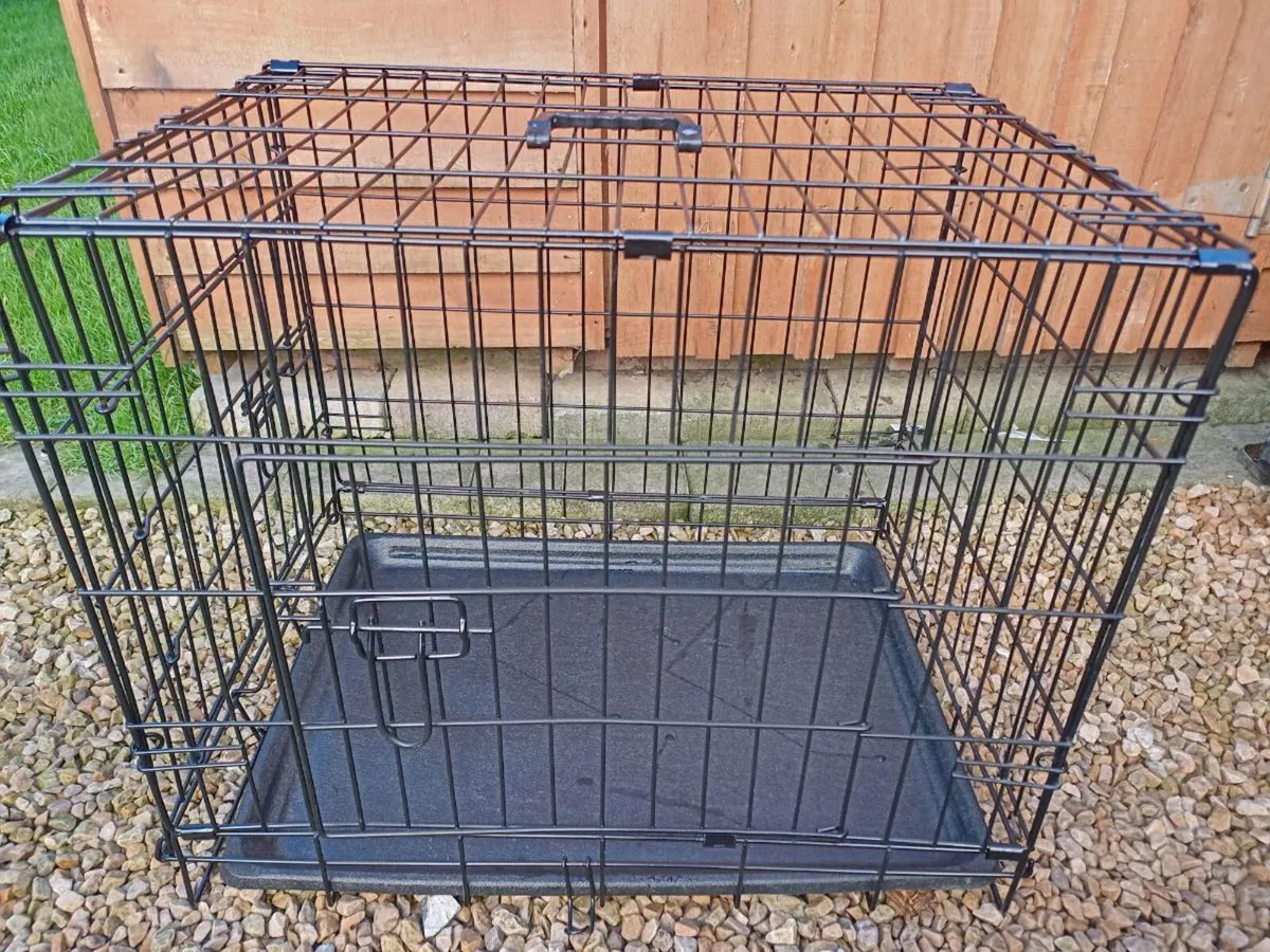 Small dog travel crate. - Image 3