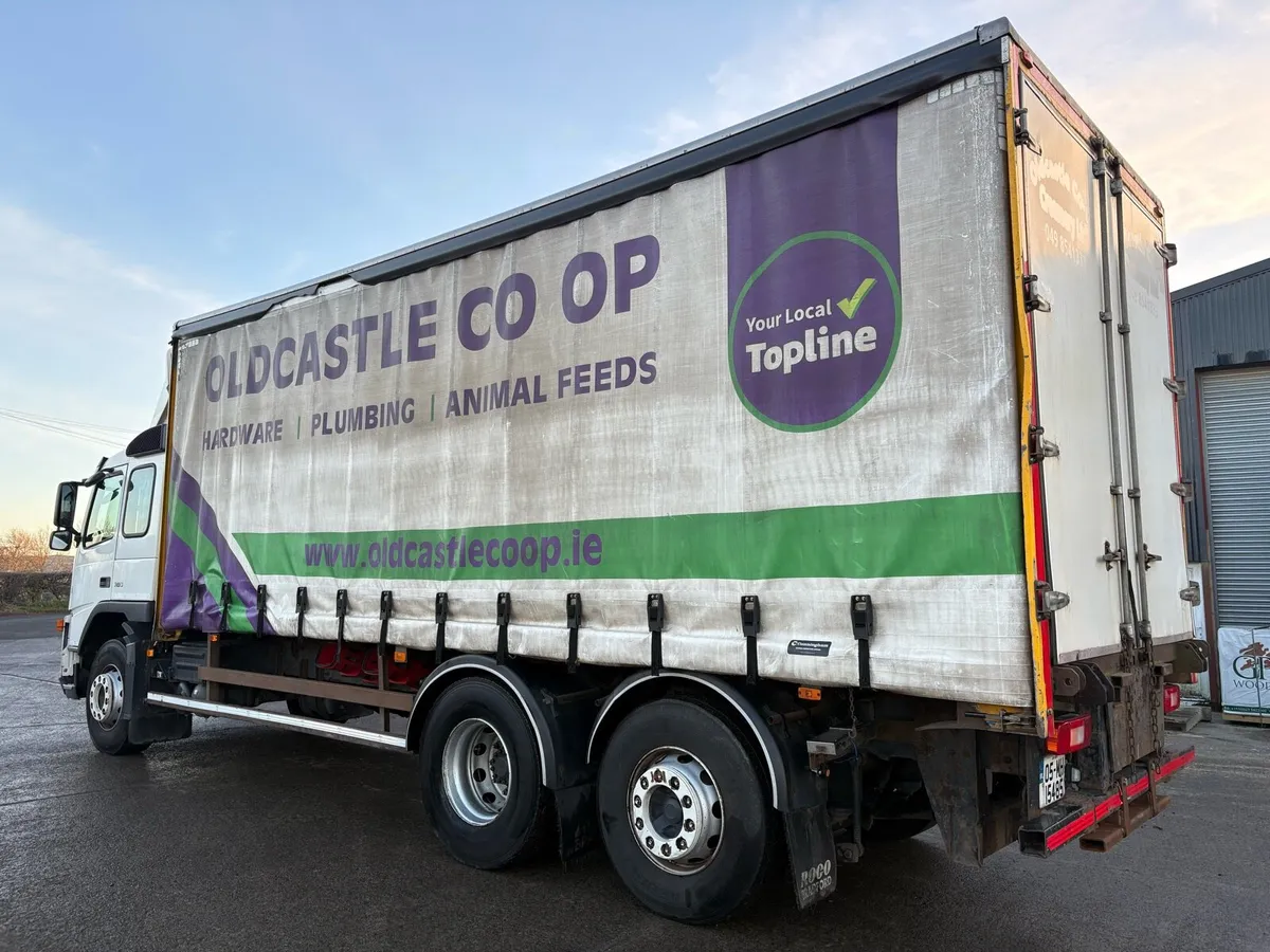2005 Volvo FM12 380 6x2 Rigid Curtainside Lorry - Image 4