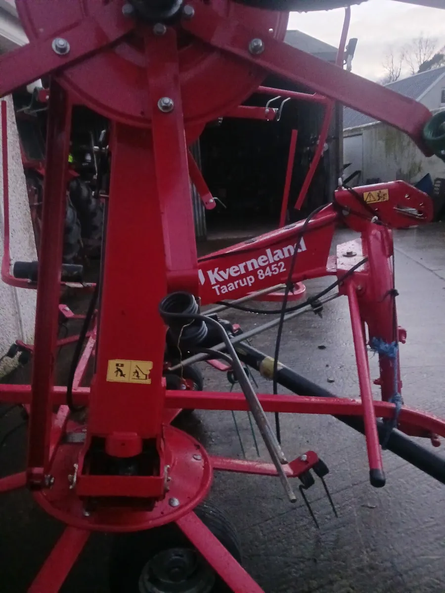 Kverneland 8452 Tarrup  Tedder - Image 1