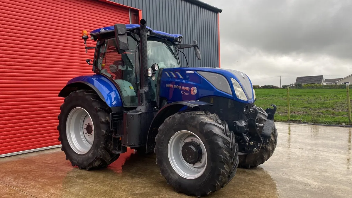New Holland T7.225 2021 - Image 1