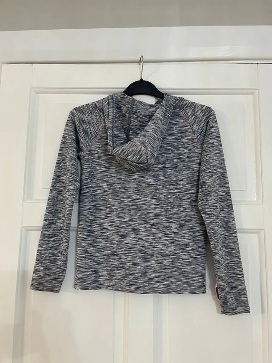 Girls hoodie, age 9-10 years. (Free girls clothes for first buyer to offer asking price on this) - Image 3