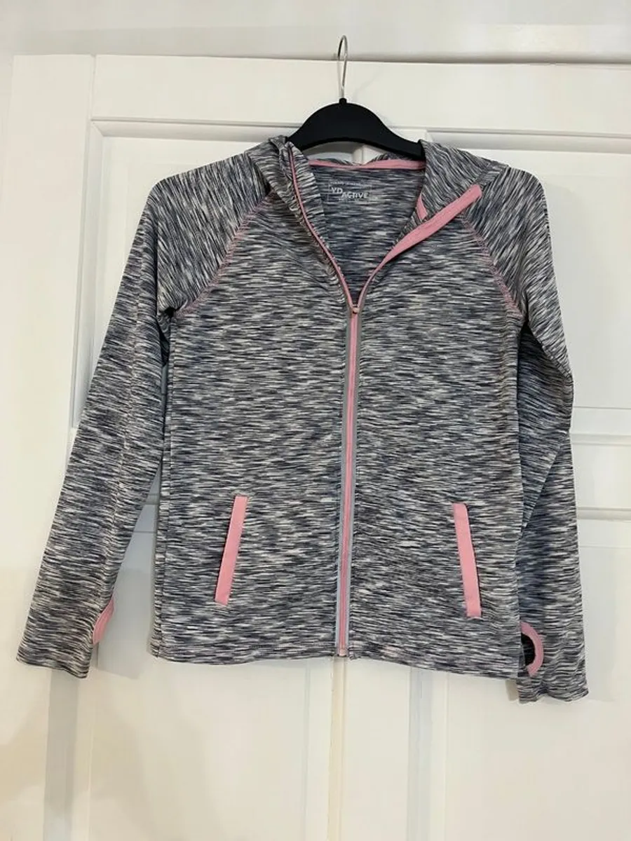 Girls hoodie, age 9-10 years. (Free girls clothes for first buyer to offer asking price on this) - Image 1