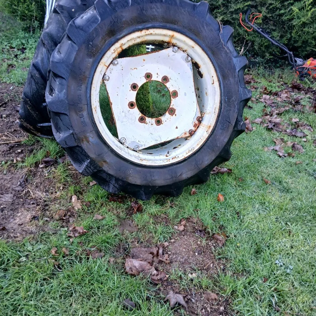 Two wheels and tyres 13.6 R28 - Image 2