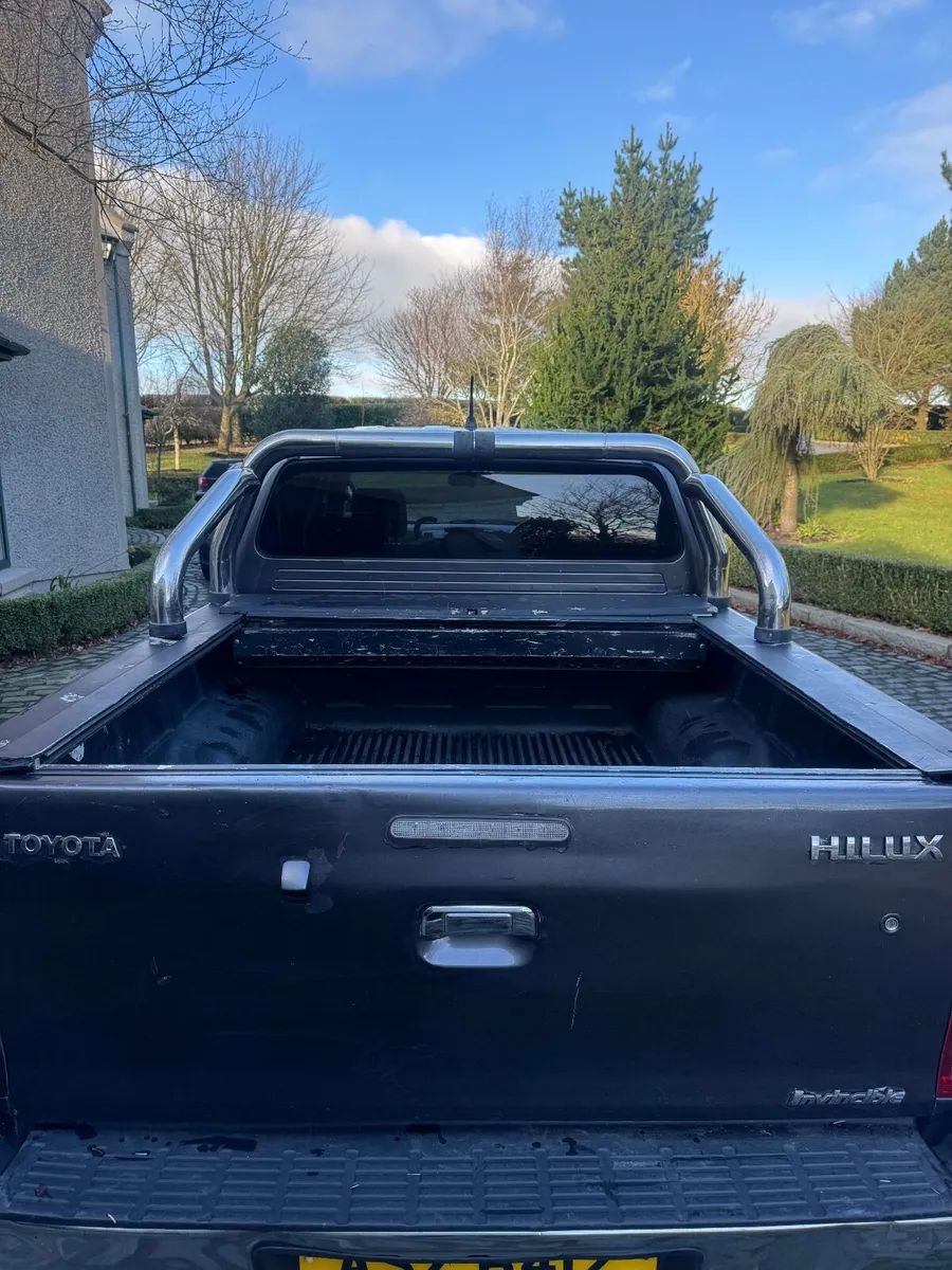 2016 Toyota Hilux Invincible D/Cab Pick Up 3.0 - Image 4