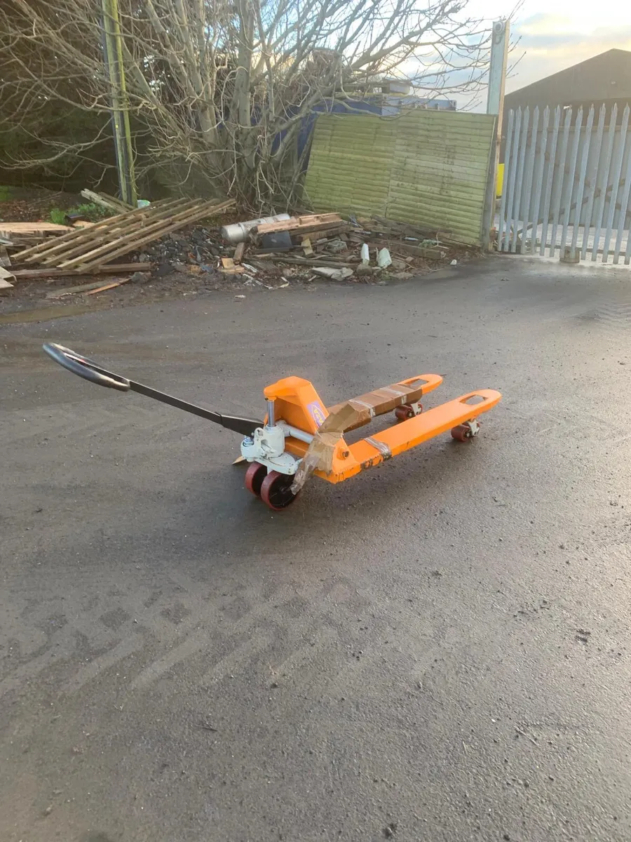 New pallet trucks - Image 1
