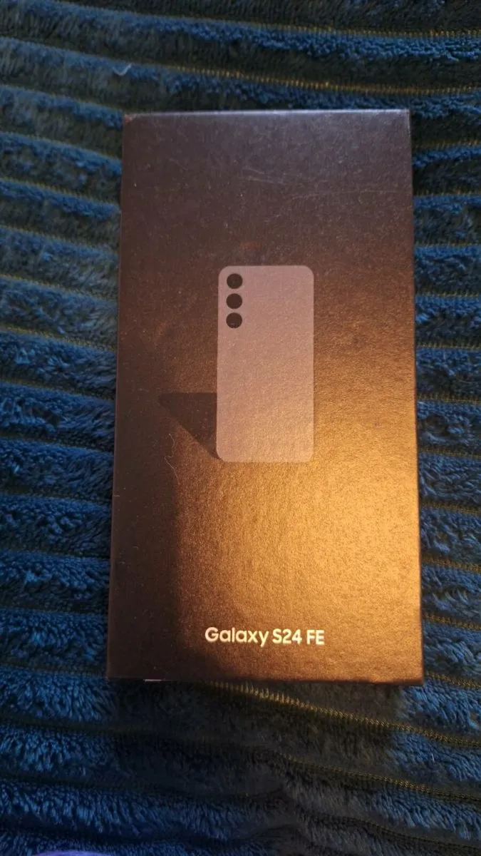 Samsung S24 FE - Image 1
