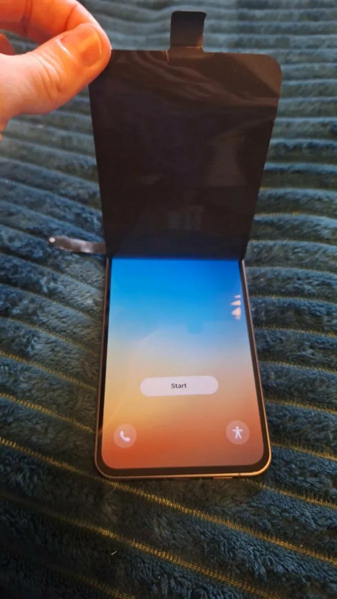 Samsung S24 FE - Image 4