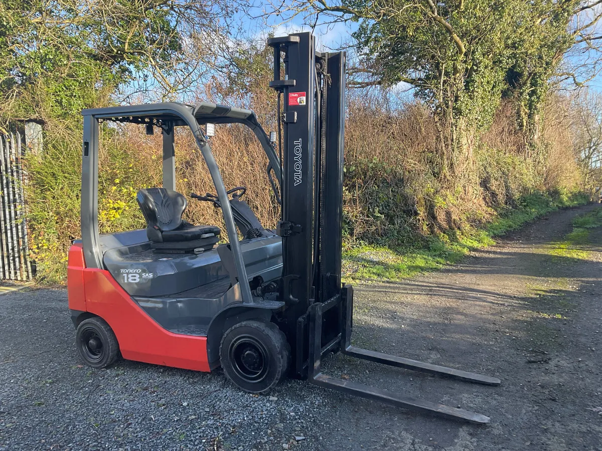 FORKLIFT - Image 2