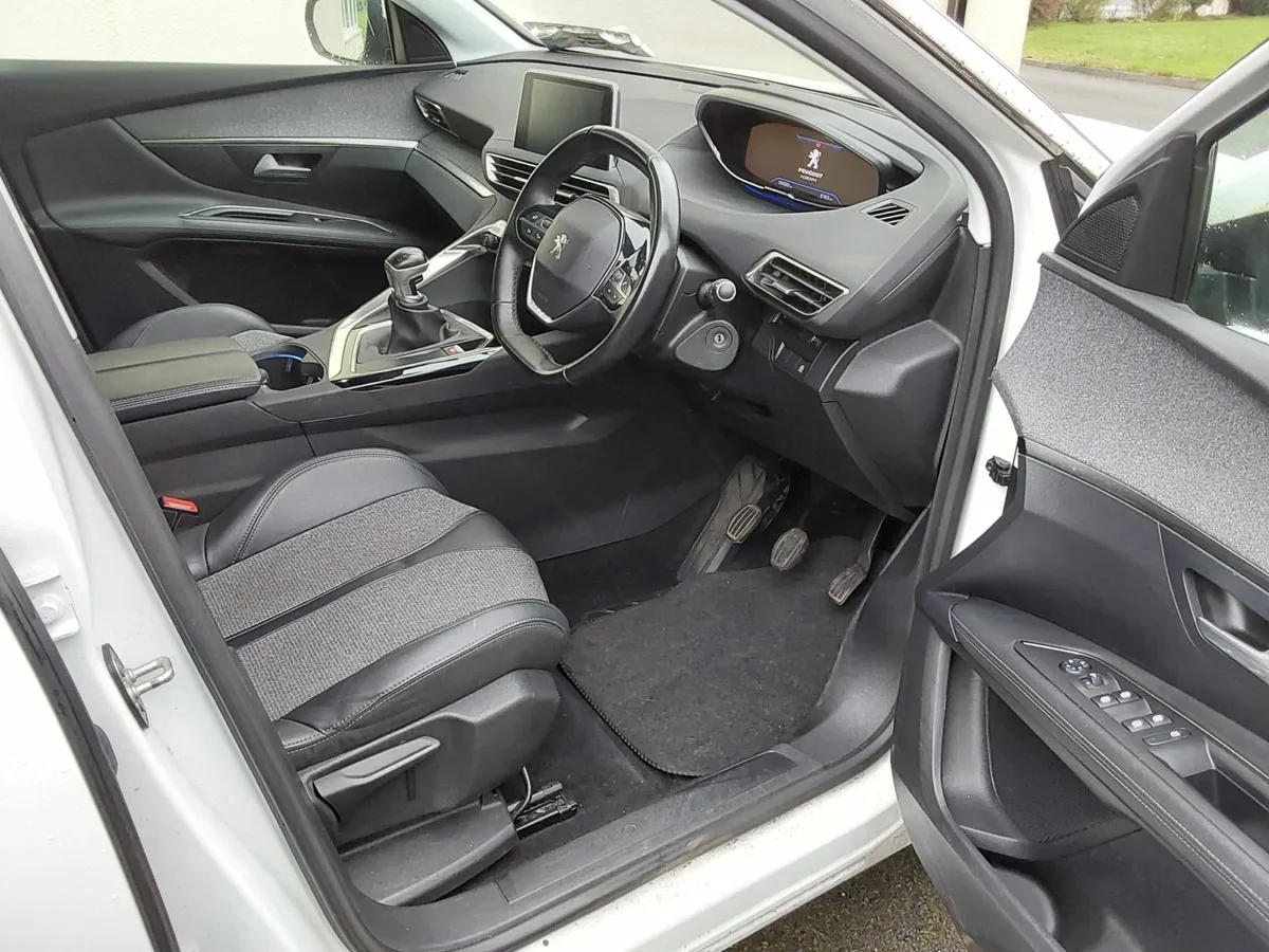 Peugeot 3008 2020 - Image 2