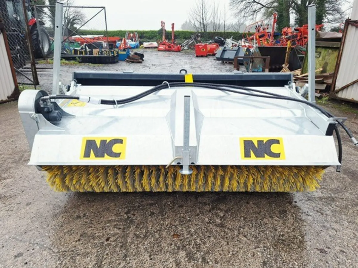 New NC 7'9" Bucket Brush 7' - Pin & Cone Hooks - Image 1