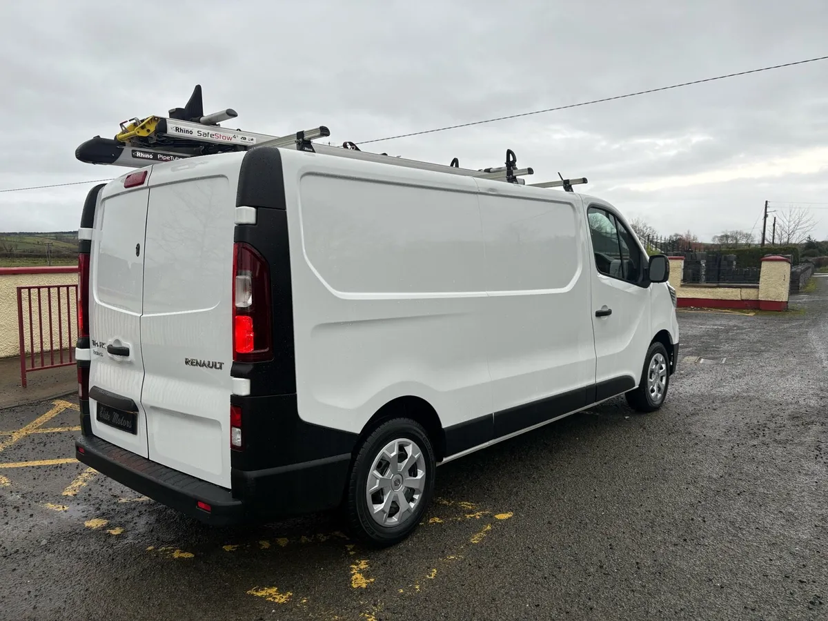 2022 (221) RENAULT TRAFIC 2.0 130BHP LWB - Image 3