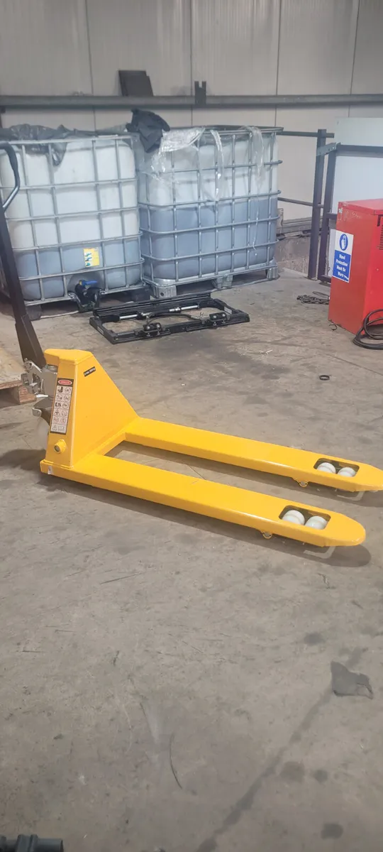 Euro Hand Pallet Trucks - Image 4
