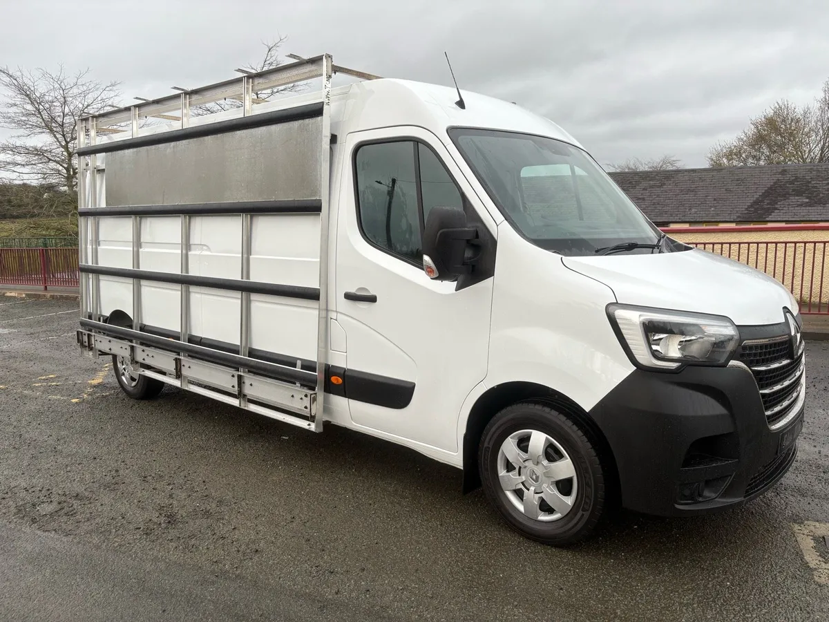 2022 (222) RENAULT MASTER LM35 BUSINESS + - Image 1