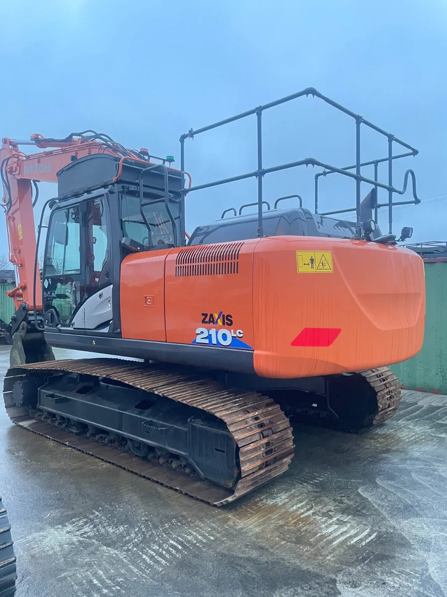 HITACHI ZX210-6 - Image 4