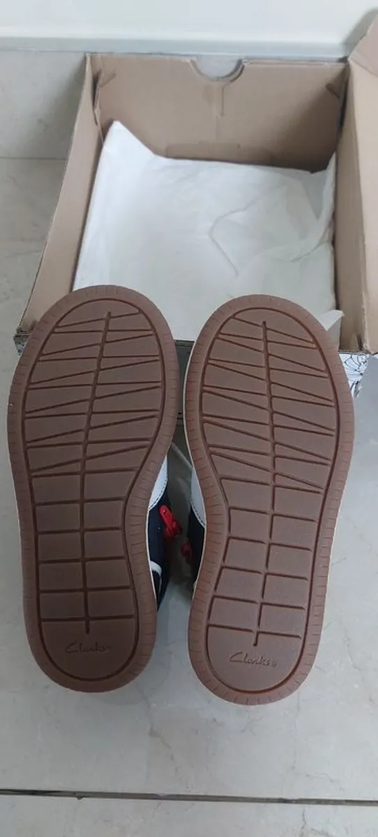 New Clarks leather shoes - Image 4