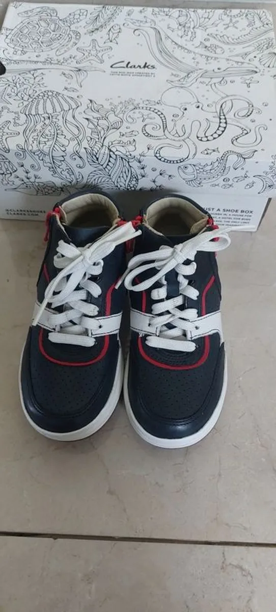 New Clarks leather shoes - Image 1