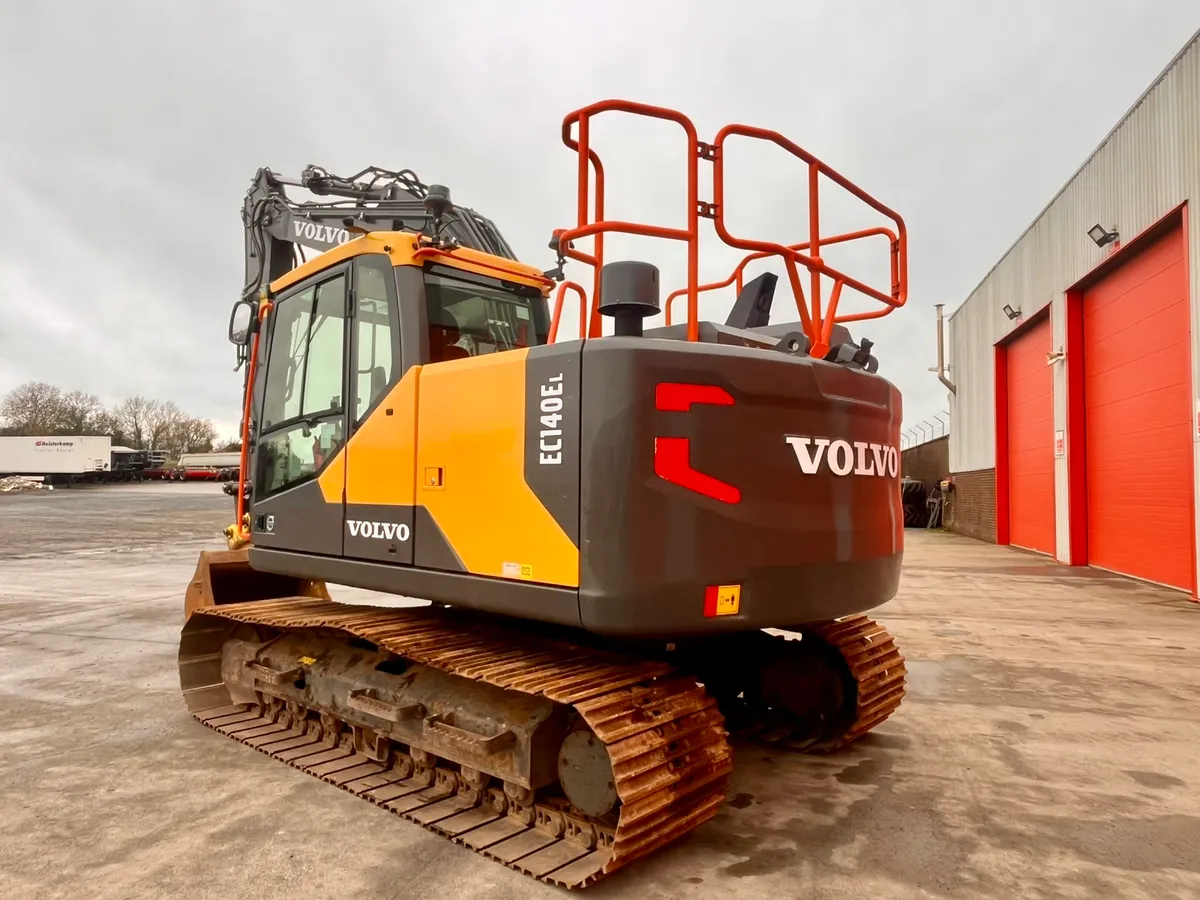 2022 Volvo EC140EL Excavator - Image 4